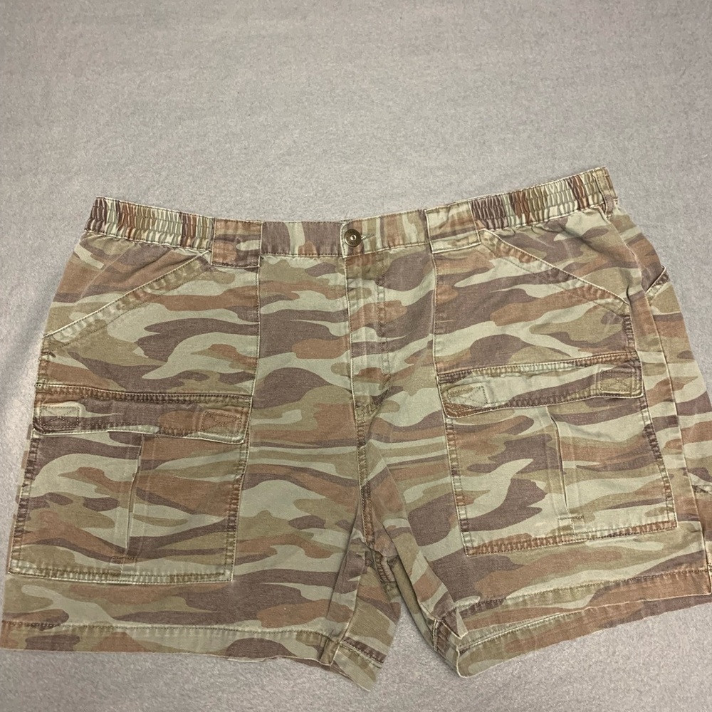 Cabelas shorts men’s 46 camo green elastic waist cotton